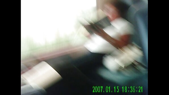 അവിശ്വസനീയമാംവിധം സെക്‌സി എബോണി അടിമ പെൺകുട്ടി അവളുടെ യജമാനനാൽ പീഡിപ്പിക്കപ്പെടുന്നു