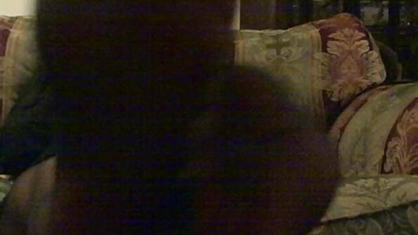ടാറ്റൂ ചെയ്ത കോഴി വേശ്യയായ ബെല്ല ബെൽസിന്റെ സ്ലോ ബട്ട് ഫക്കിംഗ്